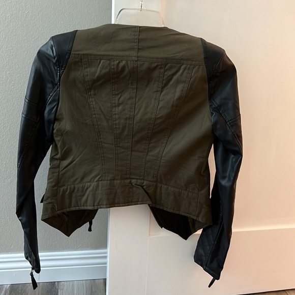 Jacket - Picture 3 of 4